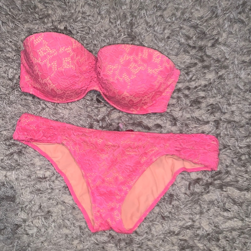 Victoria’s Secret bikini